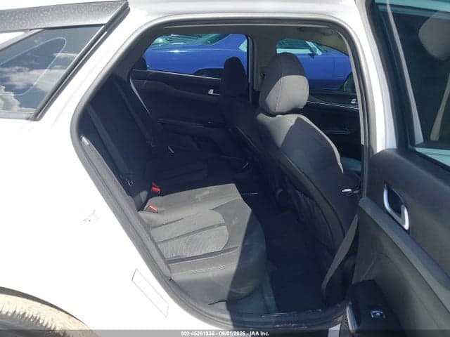 2022 KIA K5 LXS 8