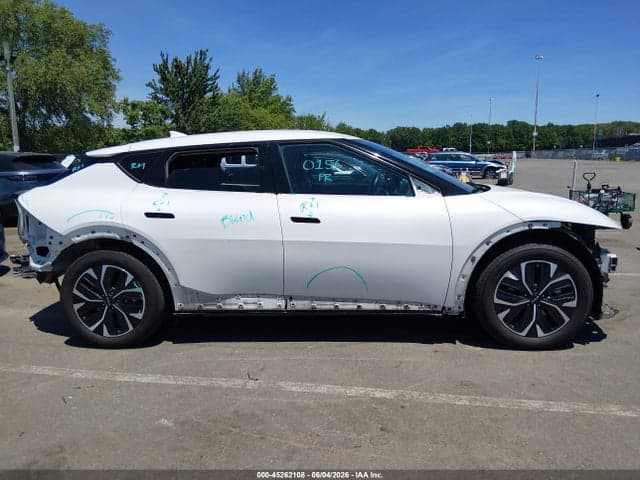 2022 KIA EV6 WIND 13