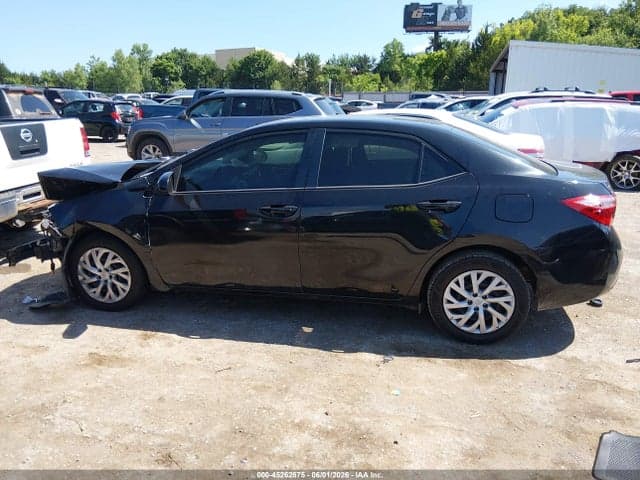 2018 TOYOTA COROLLA LE 15