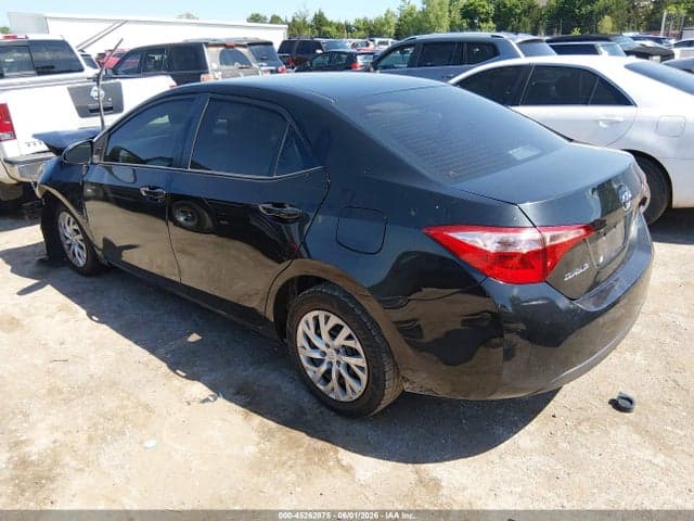 2018 TOYOTA COROLLA LE 3