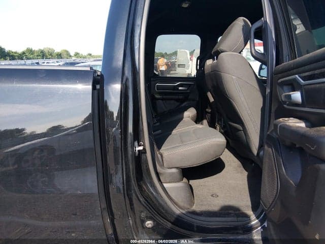 2022 RAM 1500 BIG HORN 4X4 6'4 BOX 8