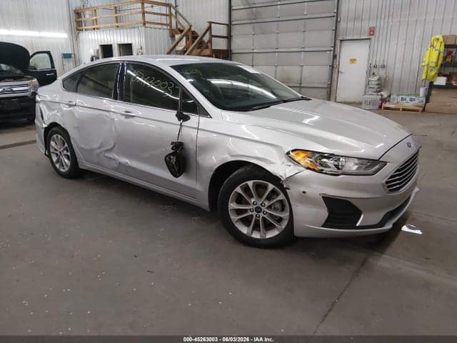 2019 FORD FUSION SE 1