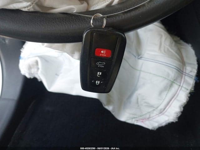 2019 TOYOTA RAV4 XLE 11