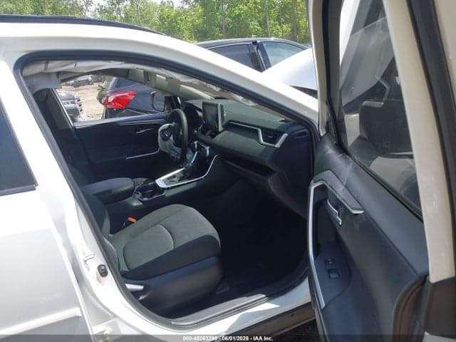 2019 TOYOTA RAV4 XLE 5