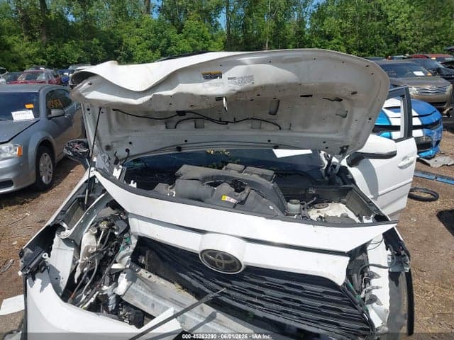 2019 TOYOTA RAV4 XLE 10