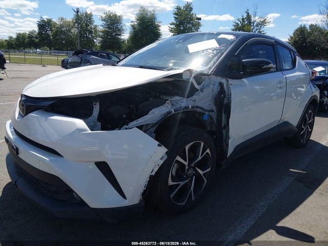 2019 TOYOTA C-HR XLE 2
