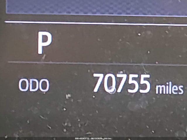 2019 TOYOTA C-HR XLE 15