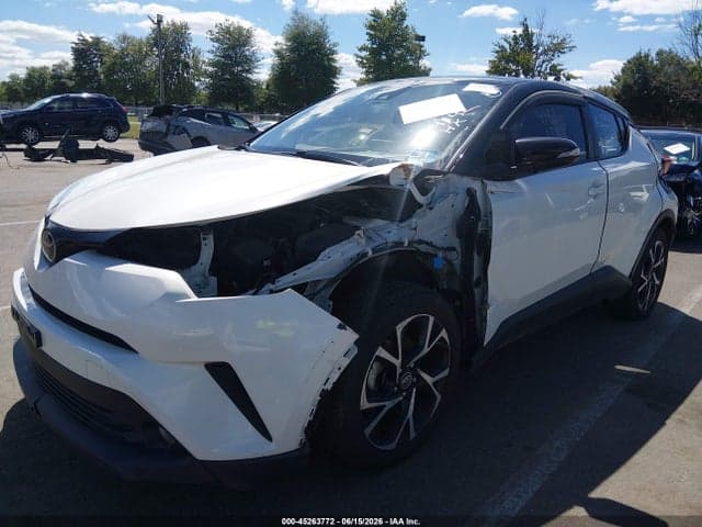 2019 TOYOTA C-HR XLE 6