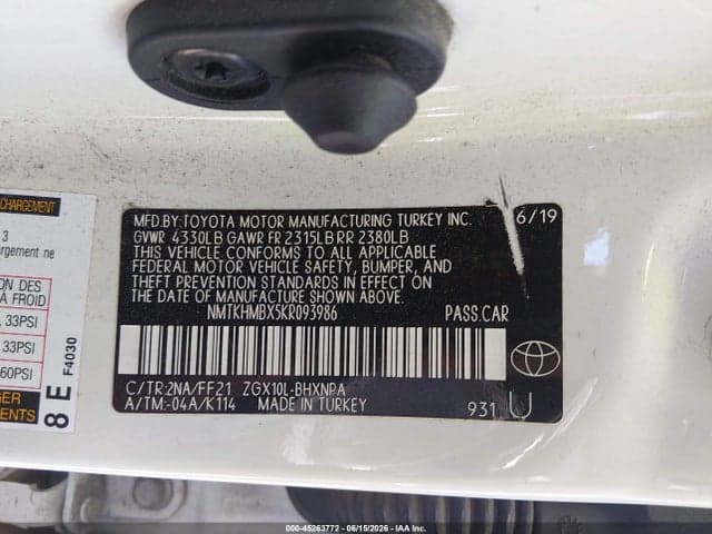 2019 TOYOTA C-HR XLE 9