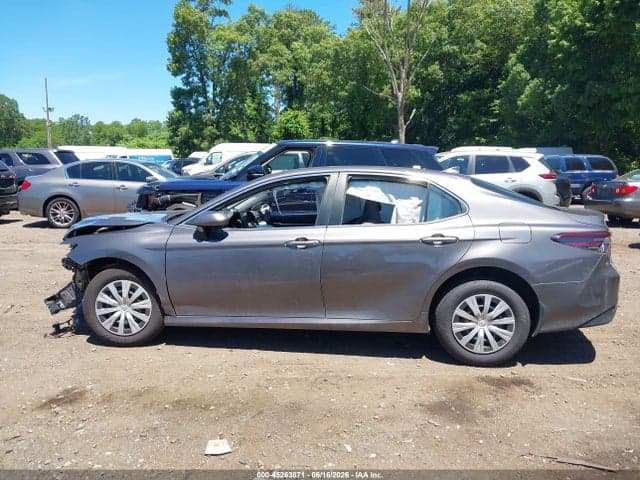 2022 TOYOTA CAMRY LE HYBRID 13