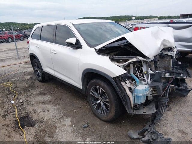 2019 TOYOTA HIGHLANDER LE 1