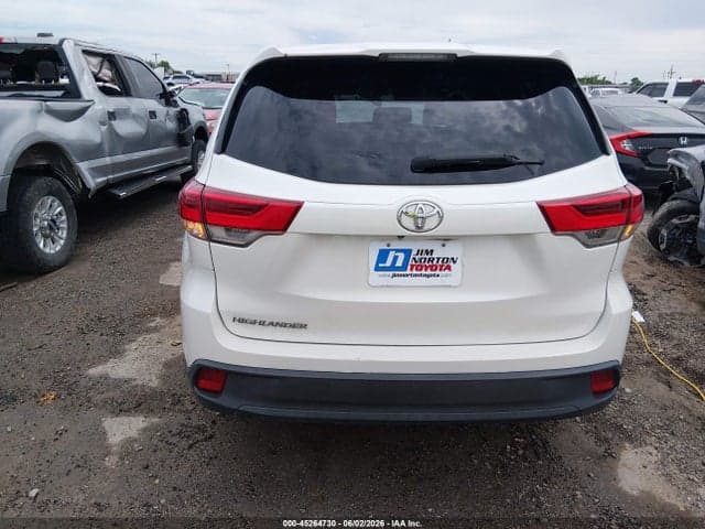 2019 TOYOTA HIGHLANDER LE 17