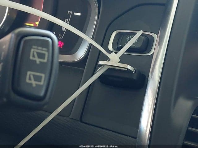 2017 VOLVO XC60 T5 11