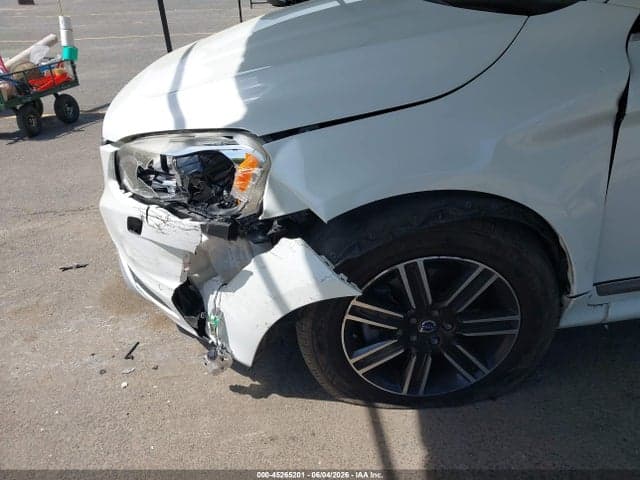 2017 VOLVO XC60 T5 6