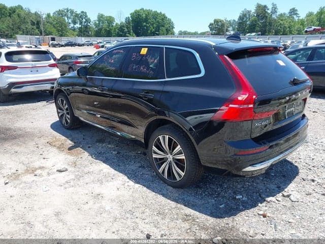 2022 VOLVO XC60 B5 3