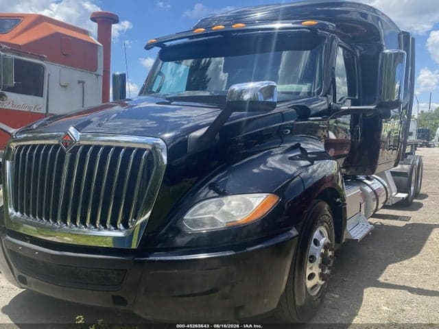 2019 INTERNATIONAL LT 2