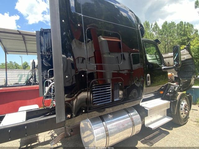 2019 INTERNATIONAL LT 4