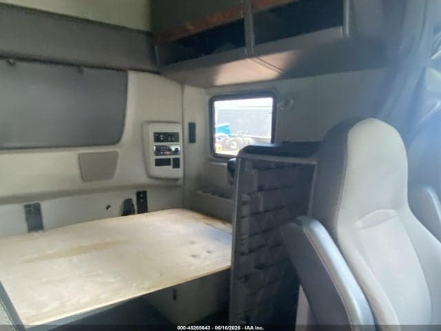 2019 INTERNATIONAL LT 7