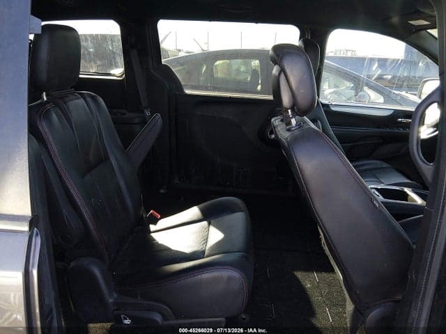 2018 DODGE GRAND CARAVAN GT 8