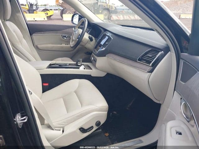 2023 VOLVO XC90 B5 5