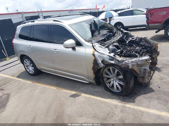 2016 VOLVO XC90 T6
