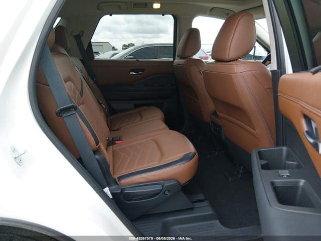 2024 NISSAN PATHFINDER PLATINUM 4WD 8