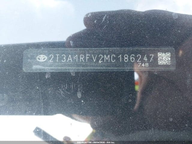 2021 TOYOTA RAV4 XLE PREMIUM 9