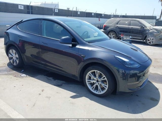 2024 TESLA MODEL Y 1