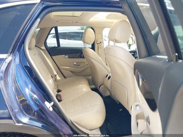2018 MERCEDES-BENZ GLC 300 4MATIC 8