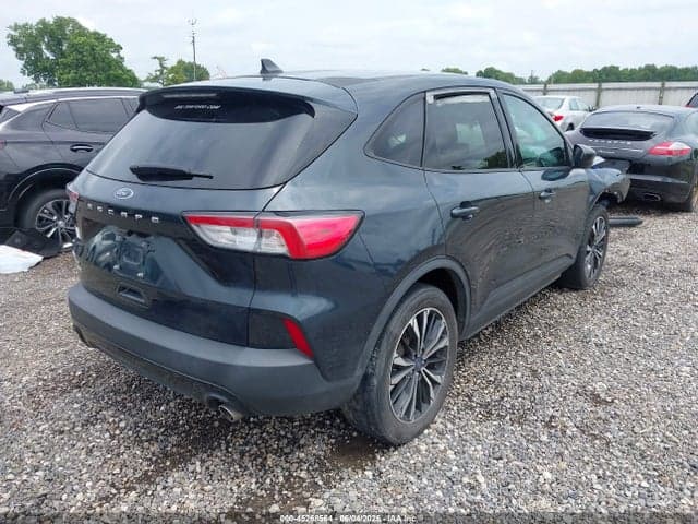 2022 FORD ESCAPE SE 4