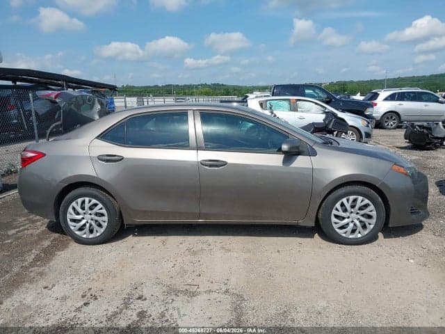 2018 TOYOTA COROLLA LE 13