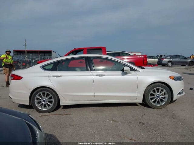 2017 FORD FUSION SE 13