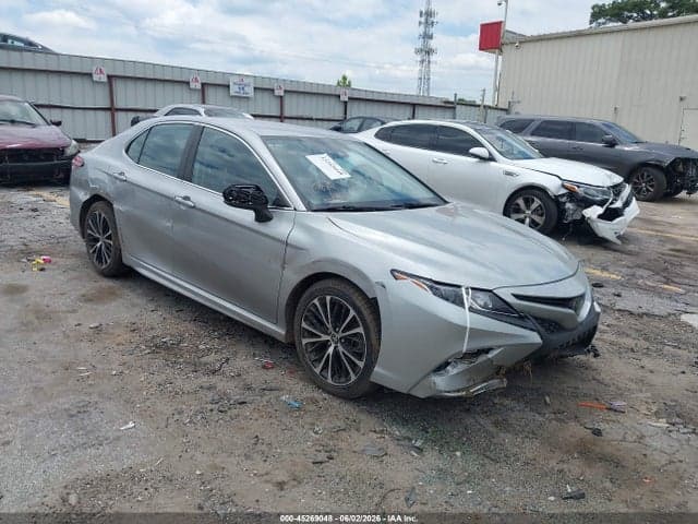 2020 TOYOTA CAMRY SE 1