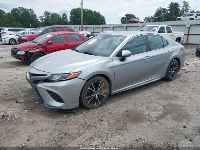 2020 TOYOTA CAMRY SE 2