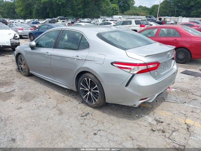 2020 TOYOTA CAMRY SE 3