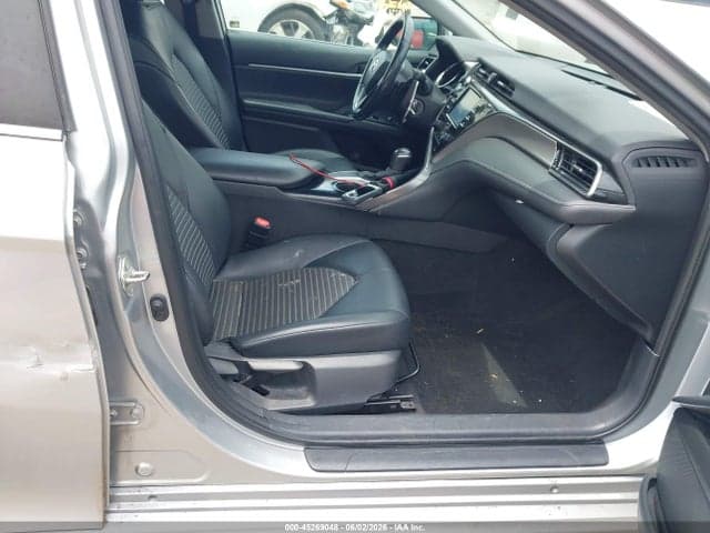 2020 TOYOTA CAMRY SE 5