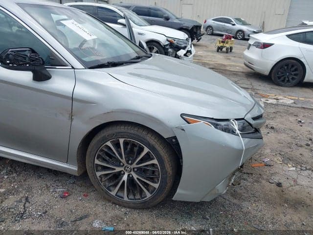 2020 TOYOTA CAMRY SE 6