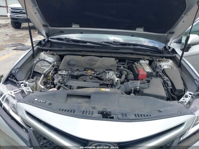 2020 TOYOTA CAMRY SE 10