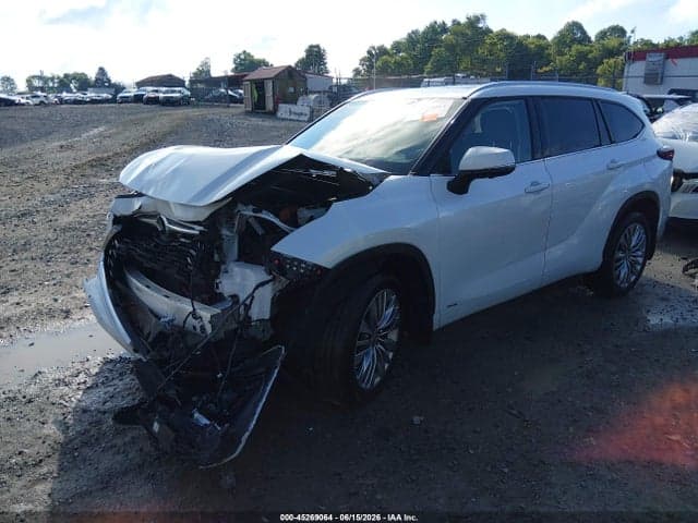2025 TOYOTA HIGHLANDER HYBRID PLATINUM 2
