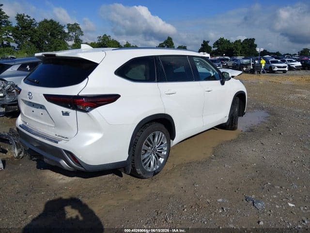 2025 TOYOTA HIGHLANDER HYBRID PLATINUM 4