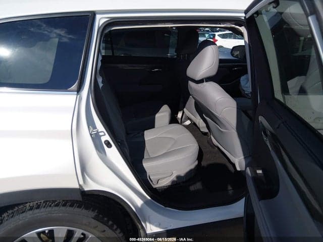 2025 TOYOTA HIGHLANDER HYBRID PLATINUM 8