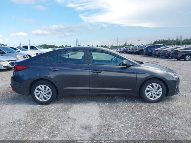 2020 HYUNDAI ELANTRA SE 13
