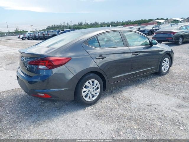 2020 HYUNDAI ELANTRA SE 4
