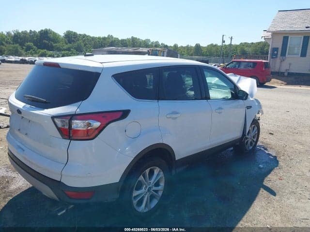 2017 FORD ESCAPE SE 4