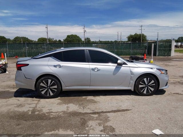2022 NISSAN ALTIMA SV FWD 14