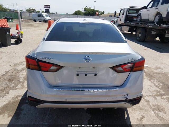 2022 NISSAN ALTIMA SV FWD 17