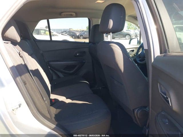 2022 CHEVROLET TRAX AWD LS 8