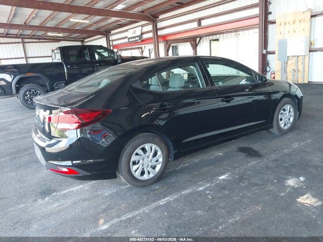 2020 HYUNDAI ELANTRA SE 4