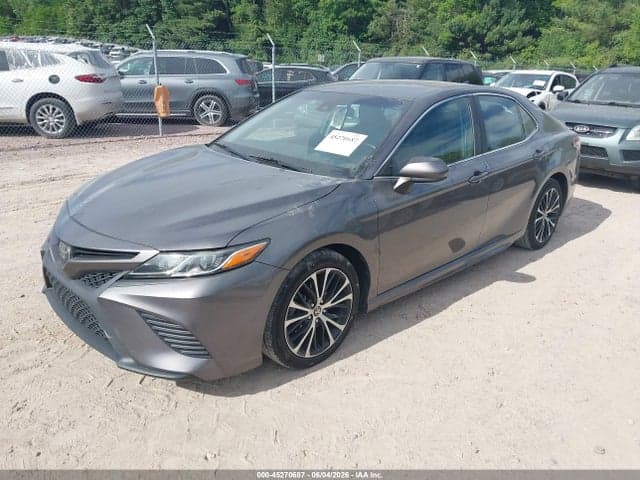 2020 TOYOTA CAMRY SE 2
