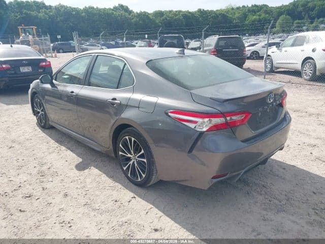 2020 TOYOTA CAMRY SE 3